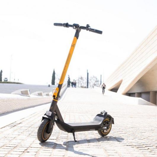 Patinete Eléctrico Cecotec Bongo Serie M30 Connected/ Motor 700W/ Ruedas 8 Patinete Eléctrico Cecotec Bongo Serie M30 Connected/ Motor 700W/ Ruedas 8.5'/ 25km/h/ Autonomía 30km/ Negro