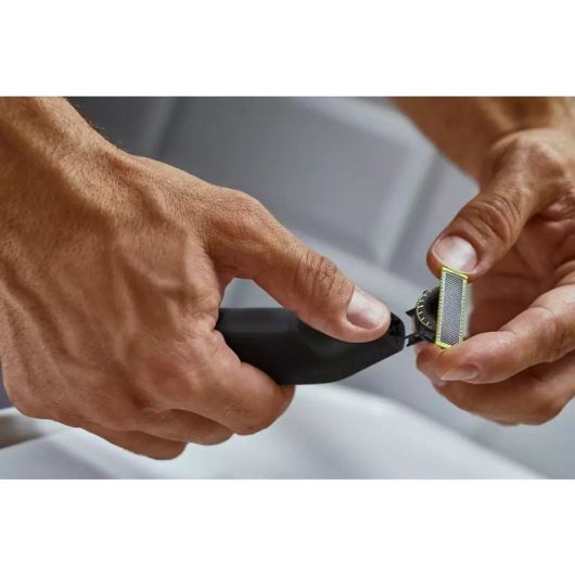 Cortabarbas + Recortadora Philips Oneblade Pro 360 QP6552/15/ con Batería/ 5 Accesorios 4 Cortabarbas + Recortadora Philips Oneblade Pro 360 QP6552/15/ con Batería/ 5 Accesorios
